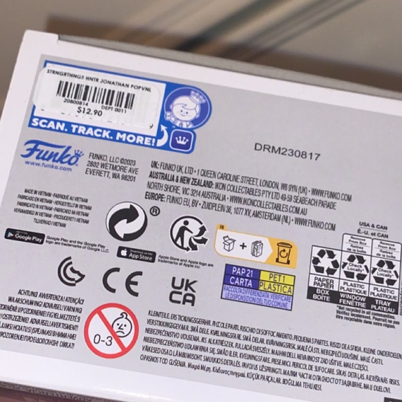 NIB - Stranger Things “Johnathon Season 4” Funko Pop - Picture 8 of 11